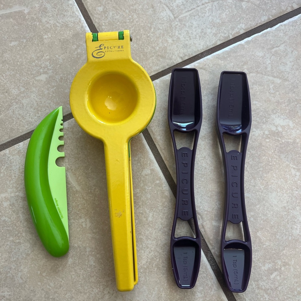 Kale & Herb Stripper . Epicure Lemon/ Lime Squeezer, epicure measuring spoons